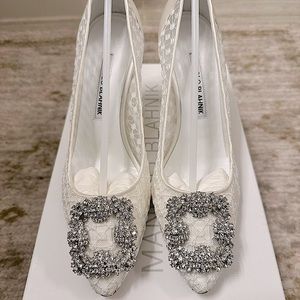 Manolo Blahnik Hangisi Heels White